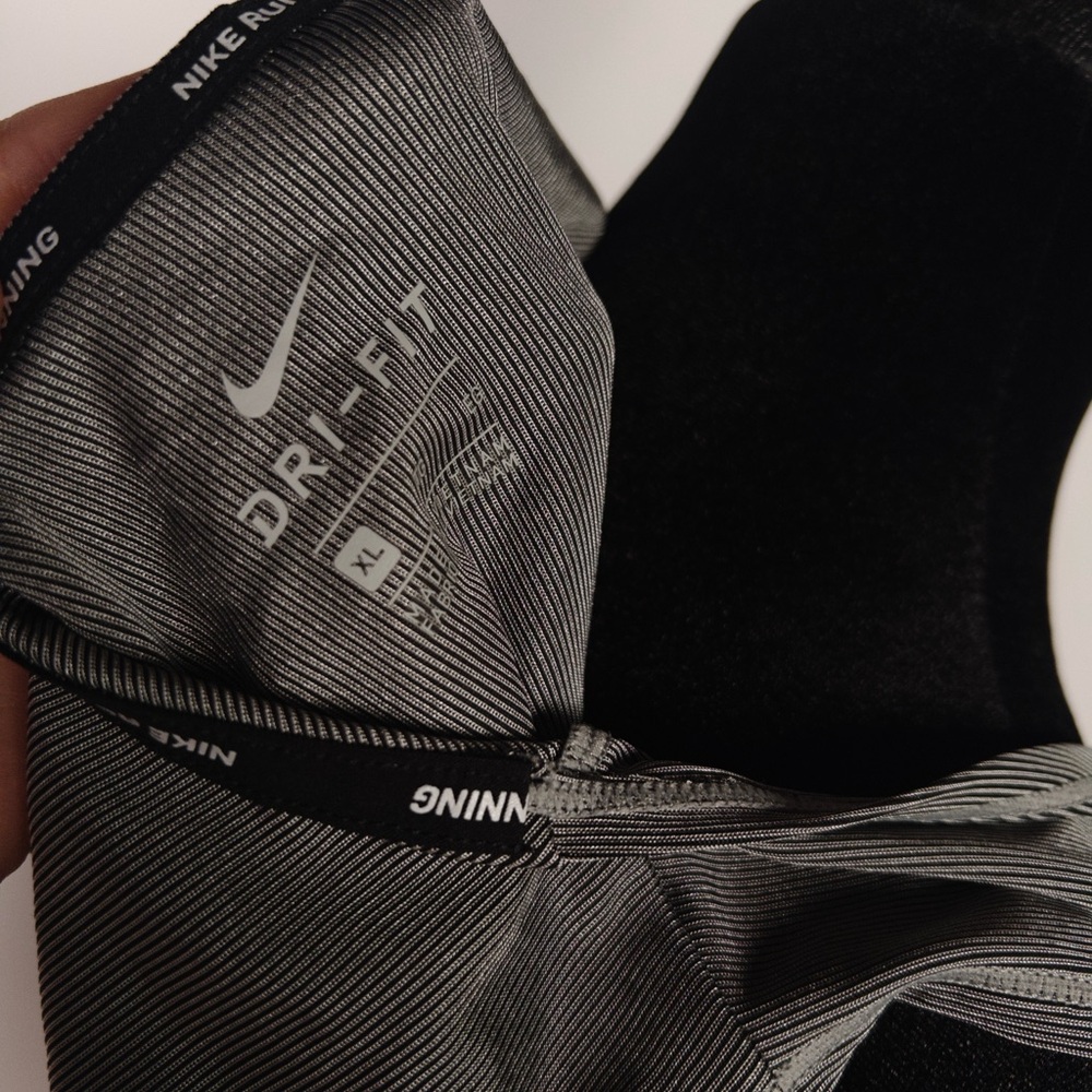 Nike Dri Fit Tank Size XL - Picture 6 of 6